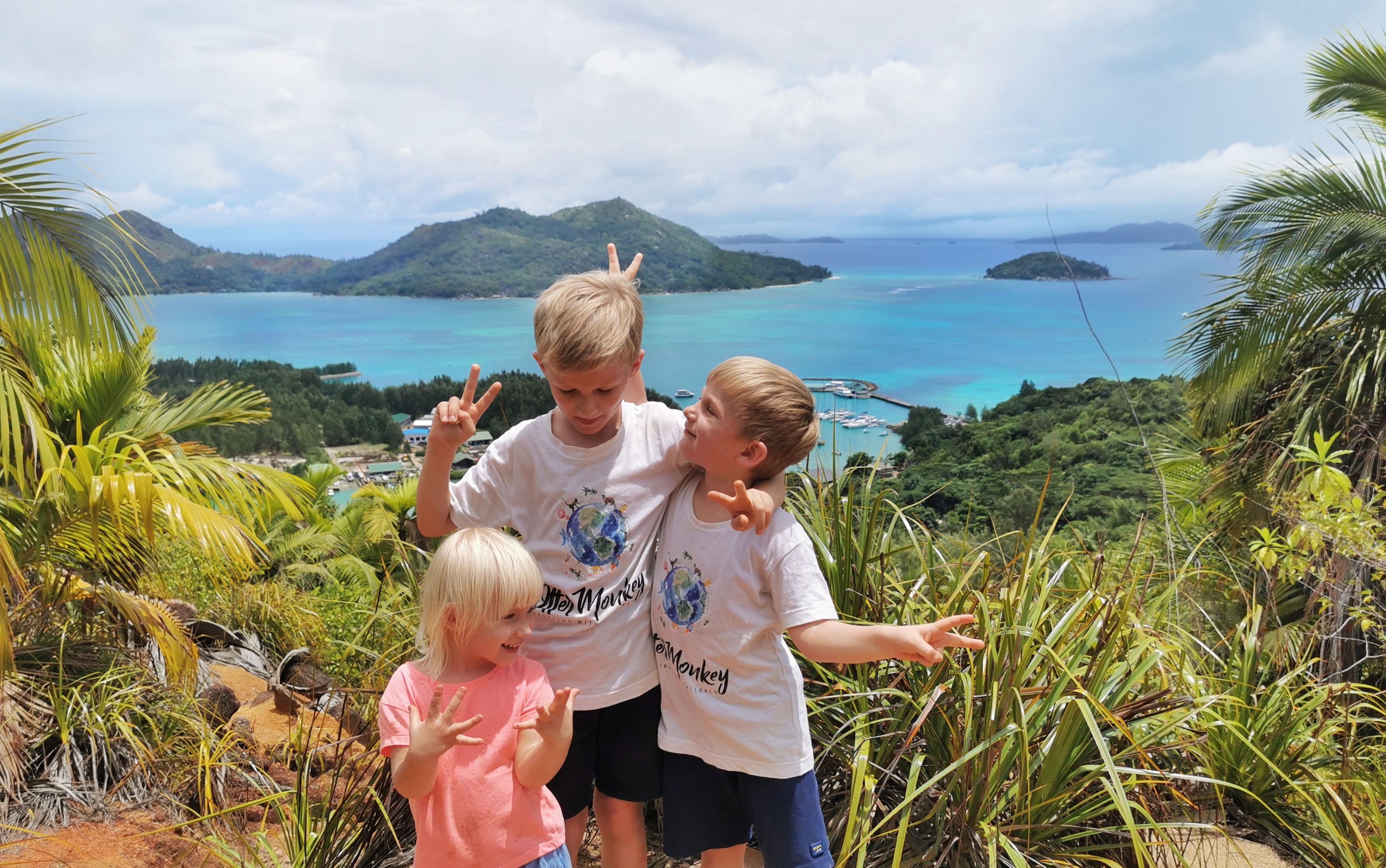 Fond Ferdinand Praslin with kids